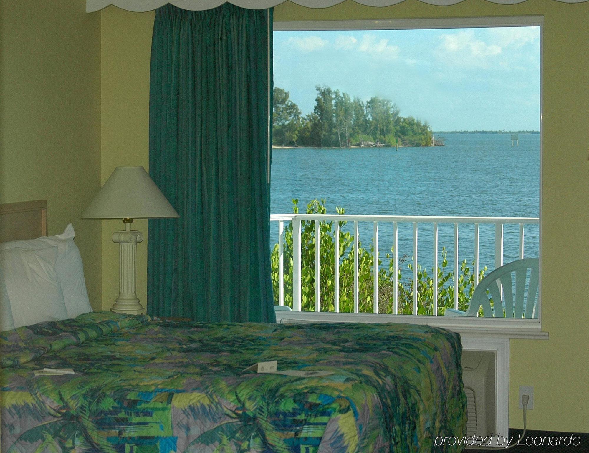 Capt Hirams Resort Sebastian Rum bild